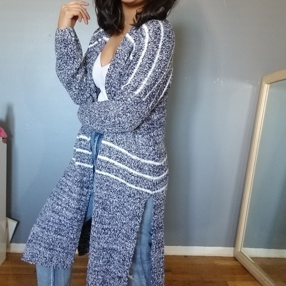 Best Seller✨EARTHLY PLEASURES CARDIGAN MARLED NAVY - Picture 3 of 7